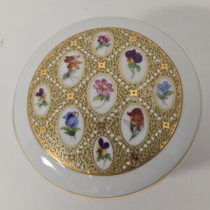 Lesov Concordia Floral Gold & White Trinket Box EUC 3.5"Dia X 1.5"H